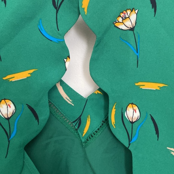 NWOT Beautiful summer dress green with tulips - Picture 10 of 11